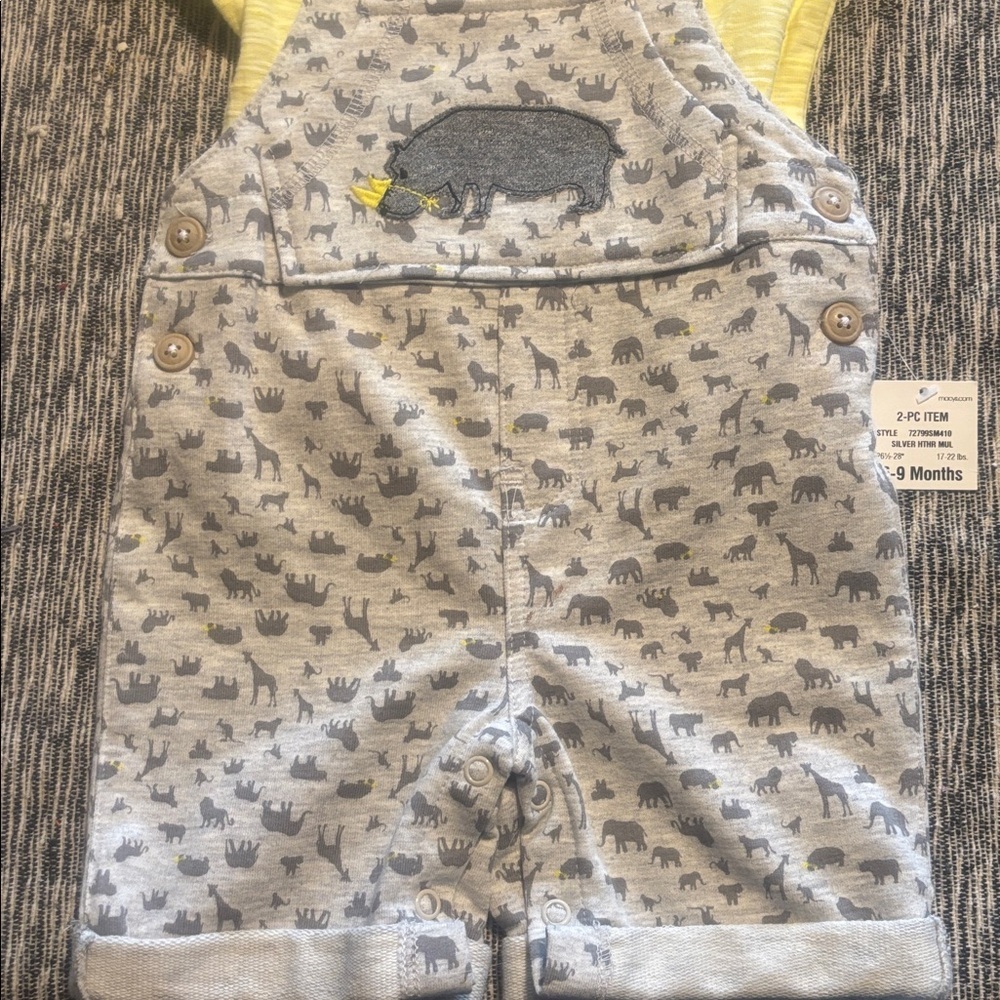 FIRST IMPRESSIONS Baby two piece, hippo bibs, 6 to 9 months - Picture 3 of 5